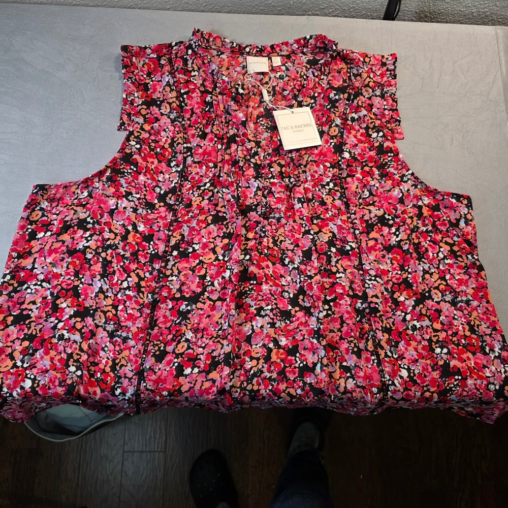Zac & Rachel Woman 3X Pink Red Floral Sleeveless‎ Pleated Lace Trim Blouse NEW